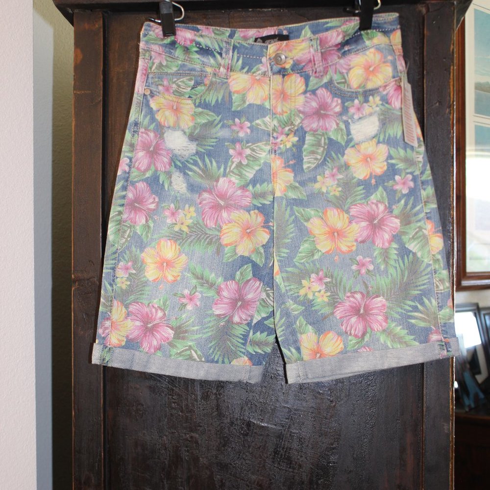 New Signature Studio Denim Tropical Bermudas